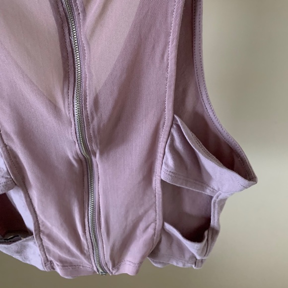 Mesh and open back tank - Picture 3 of 3